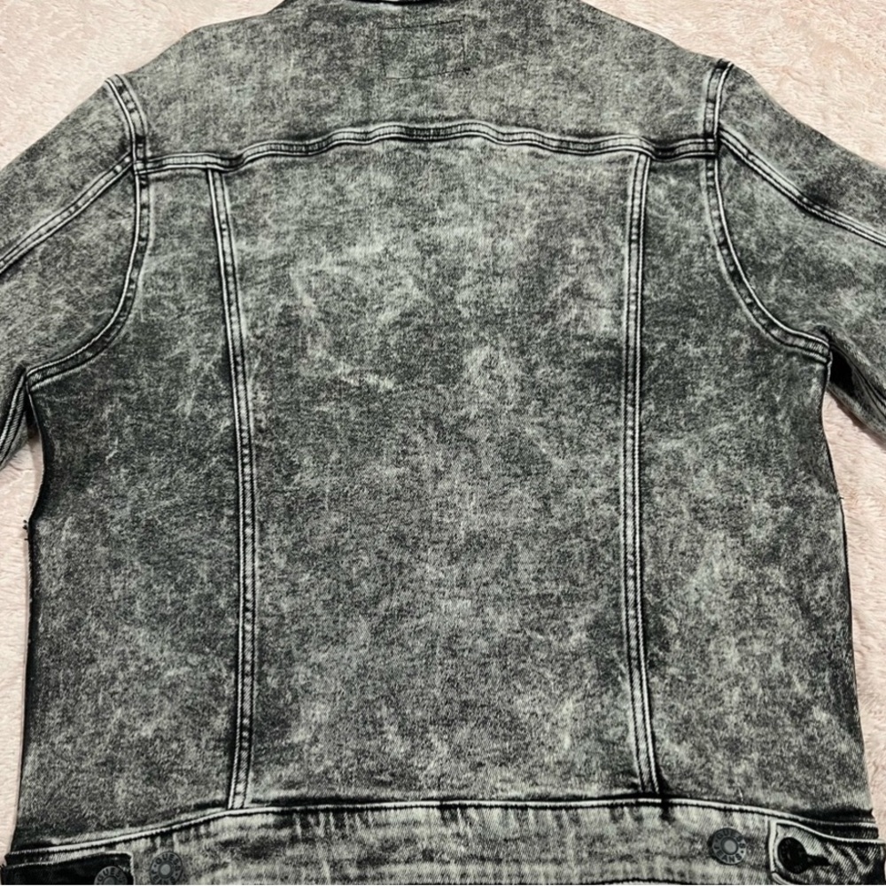 Like New Guess Black and Gray Denim Jacket Bleach Wash Size Large Men’s - Picture 11 of 17